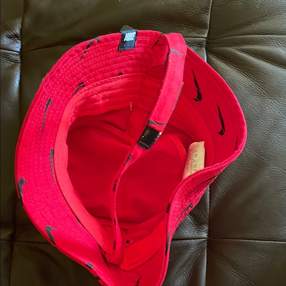 NWT Nike Red and Black Infant Bucket Hat with Chin Strap - Picture 5 of 7